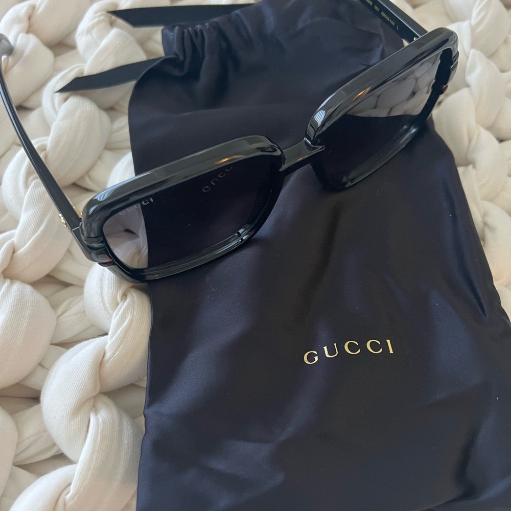 Gucci Black Oversized 59mm Sunglasses - Picture 6 of 9
